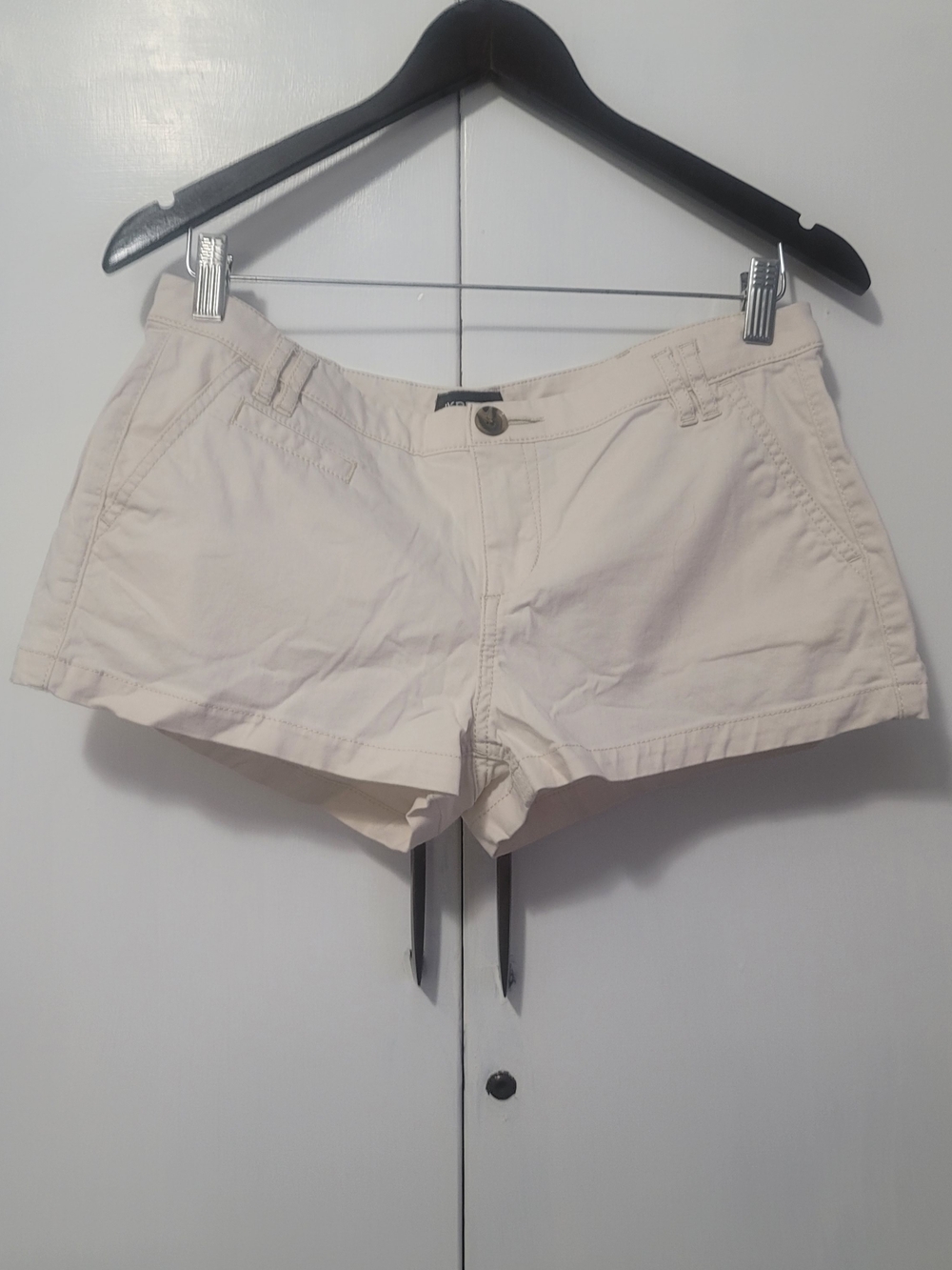 Express Cream Women's Casual Chino Shorts